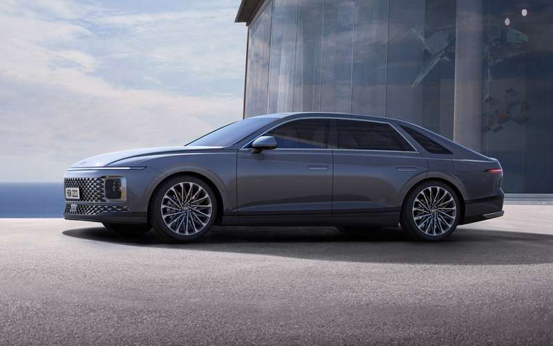 Новый большой Hyundai в продаже — названы цены Новый большой Hyundai в продаже — названы цены